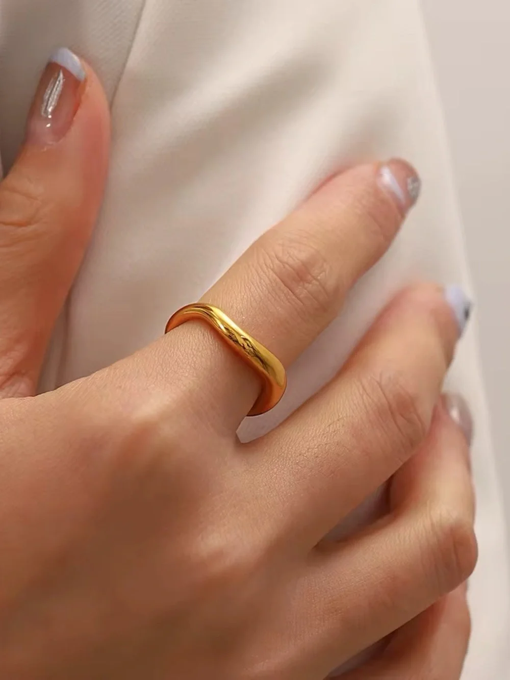 SIZE 7 | 18K Gold Plated Sculptural Wave Ring - Picture 2 of 7